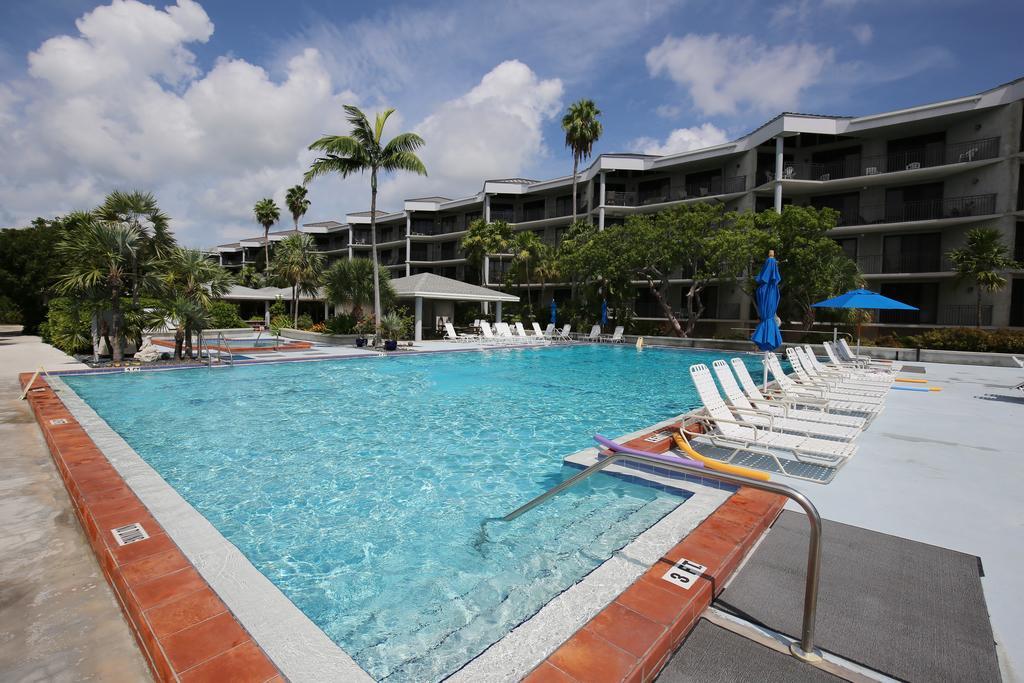 1800 Atlantic Suites Key West Exterior photo
