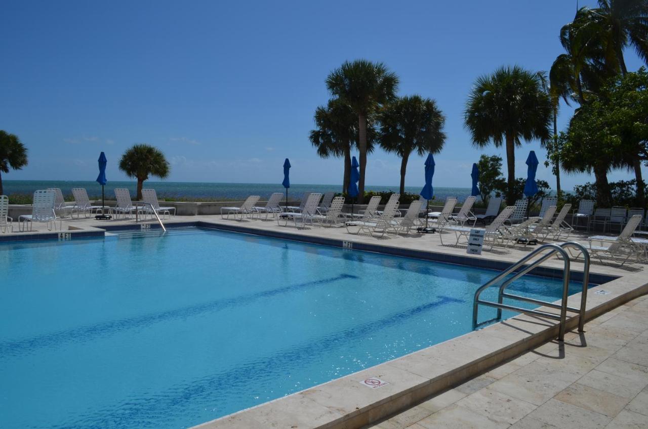 1800 Atlantic Suites Key West Exterior photo